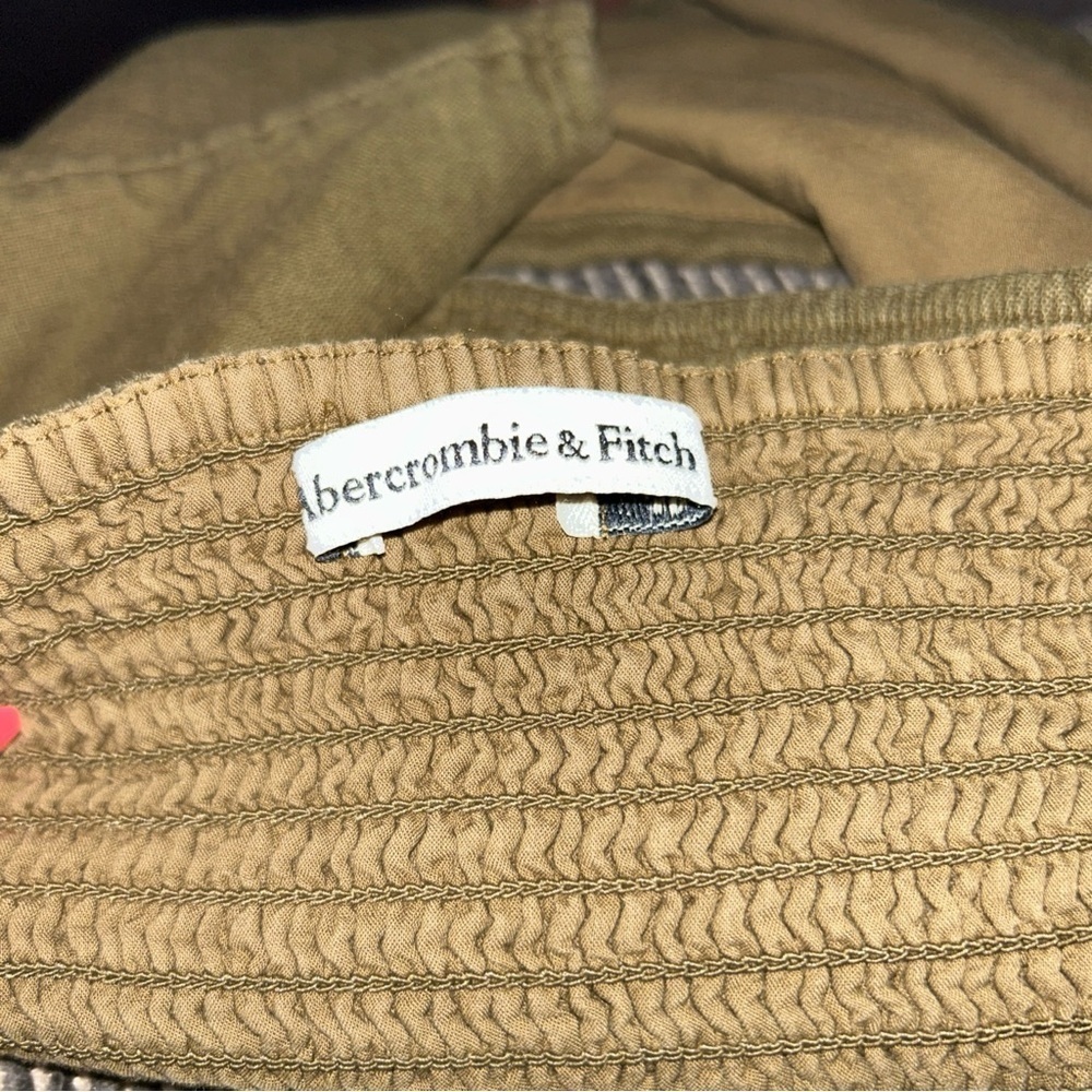 Abercrombie & Fitch Cropped Linen Tank Top Womens Size L Smocked Army Green - Picture 4 of 4